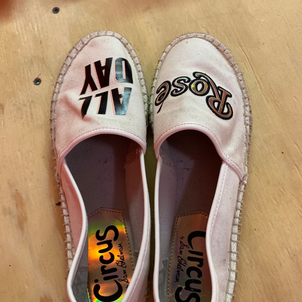 Circus - Picture 2 of 3